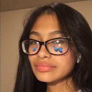 Meet your Posher, Valeria